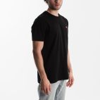 camiseta negra